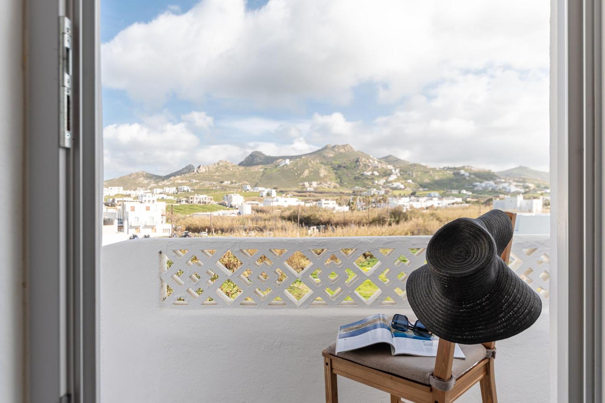 Апартаменты The White Stone House Naxos City Экстерьер фото