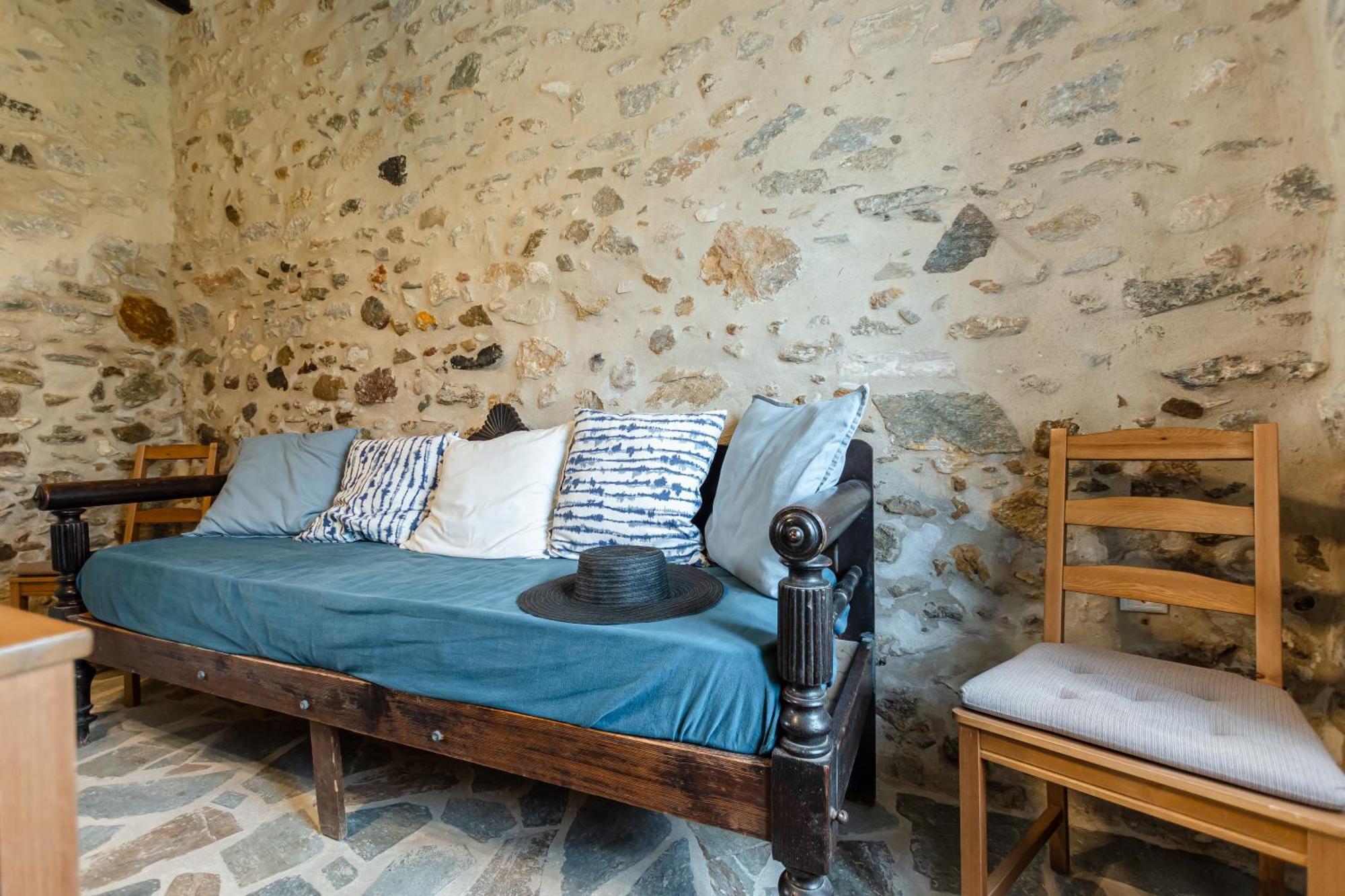 Апартаменты The White Stone House Naxos City Экстерьер фото