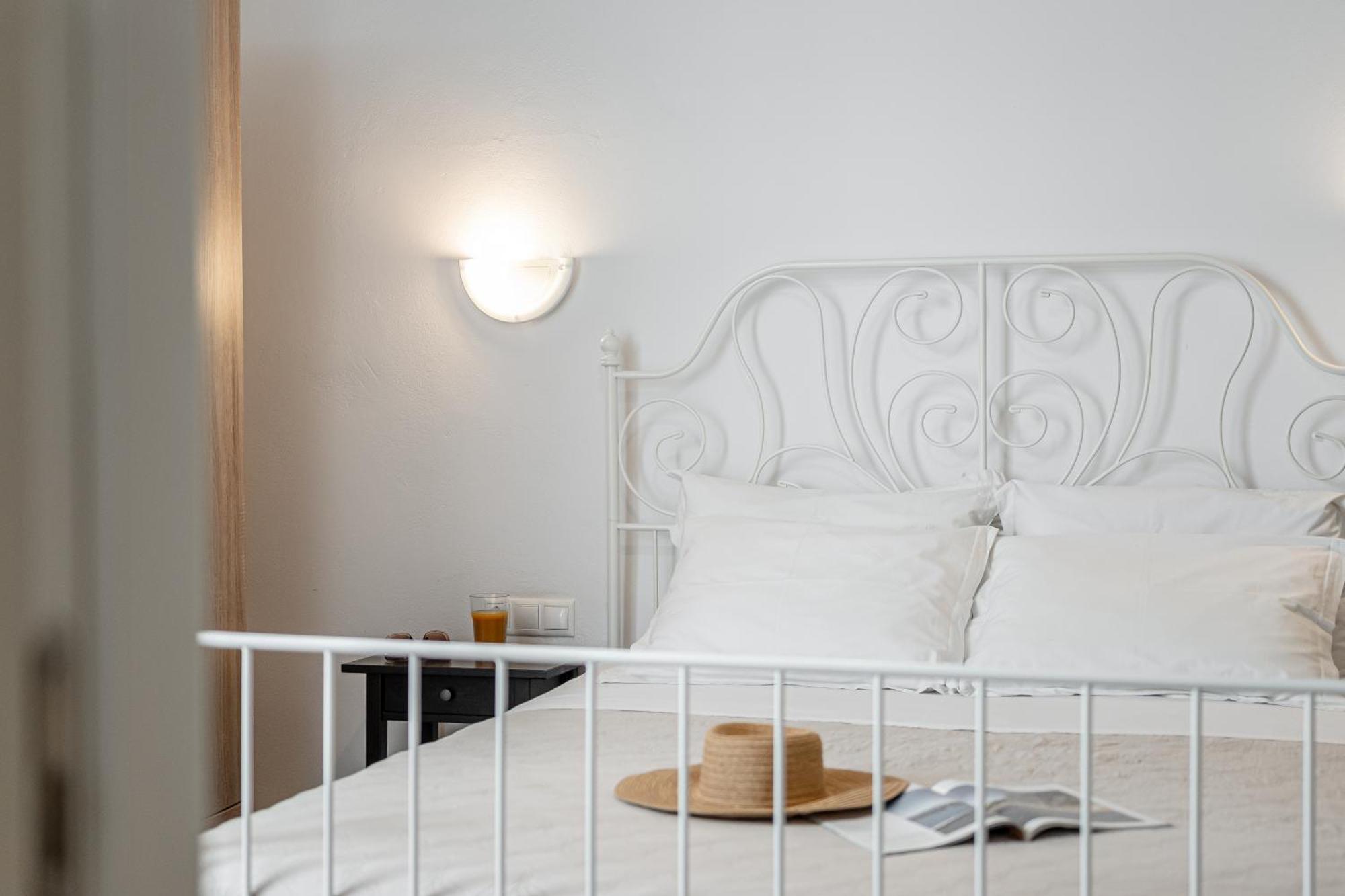 Апартаменты The White Stone House Naxos City Экстерьер фото