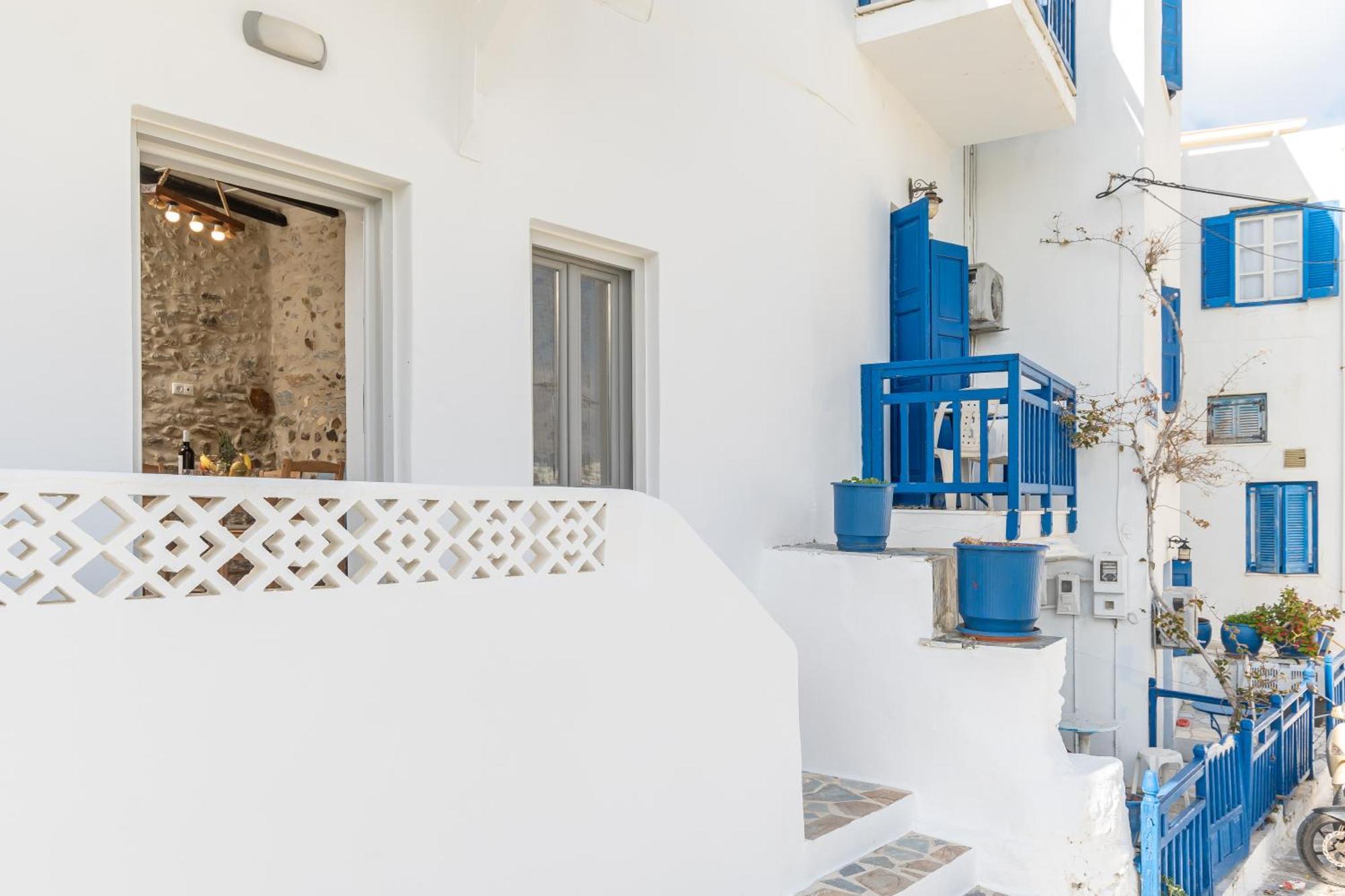 Апартаменты The White Stone House Naxos City Экстерьер фото