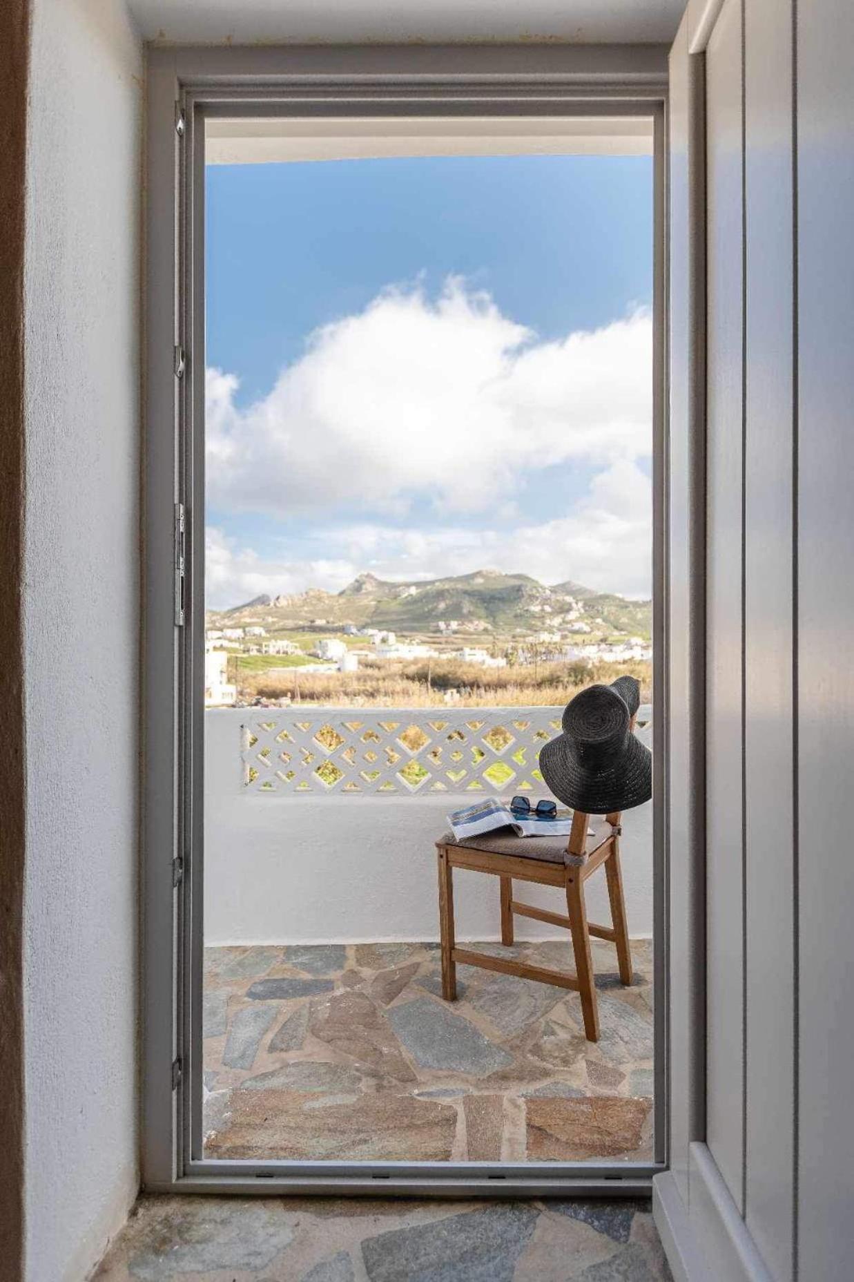 Апартаменты The White Stone House Naxos City Экстерьер фото